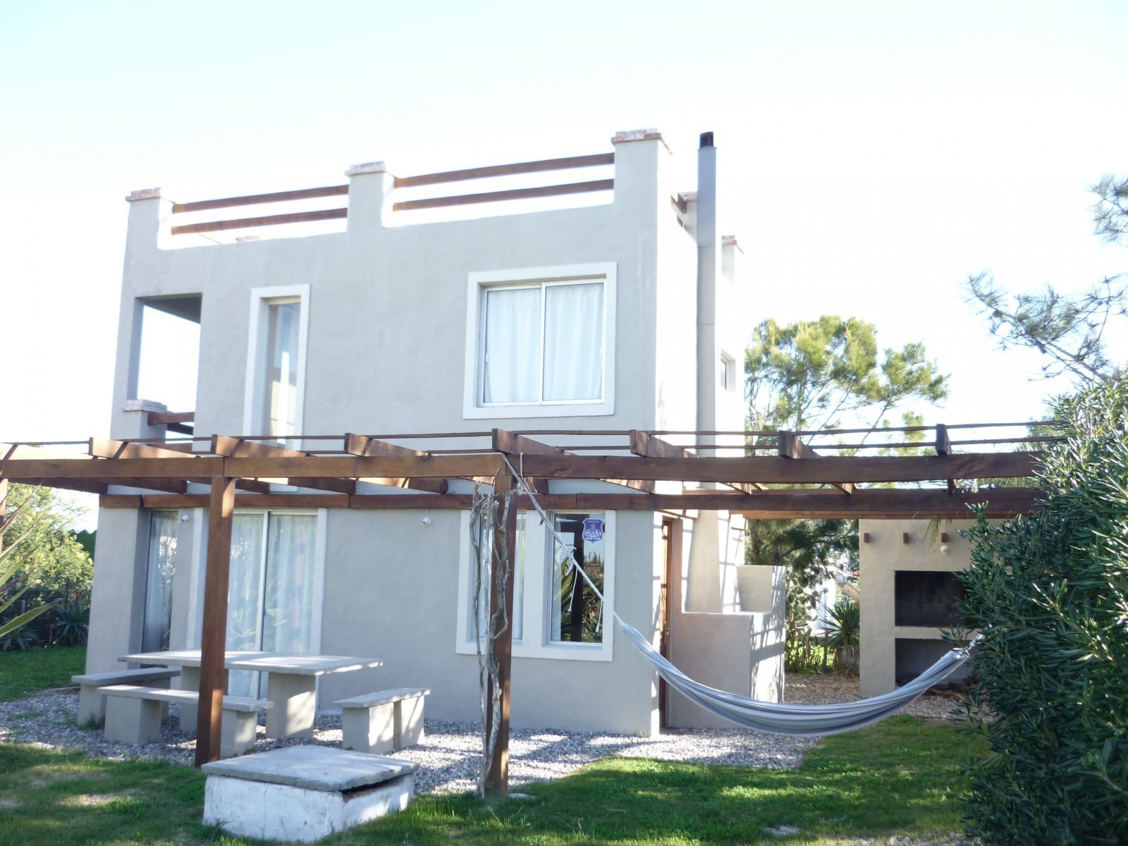 Casa en alquiler en Balneario Buenos Aires.